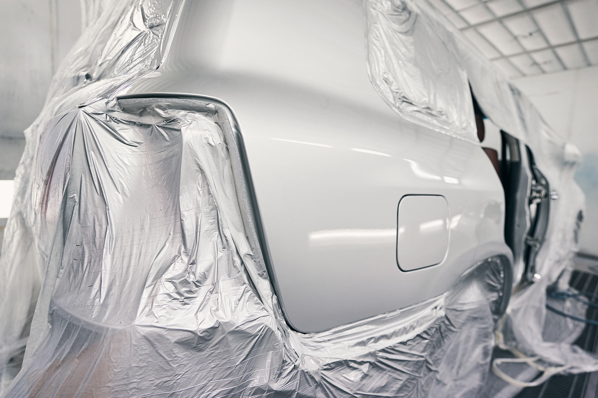 Choosing The Right Paint Workshop for Car Painting
